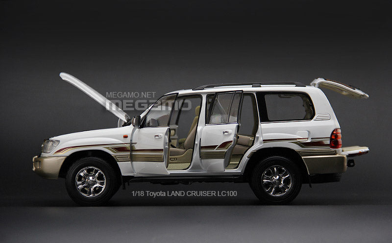 1/18 FAW Toyota Land Cruiser LC100 V6 White Full Open Diecast