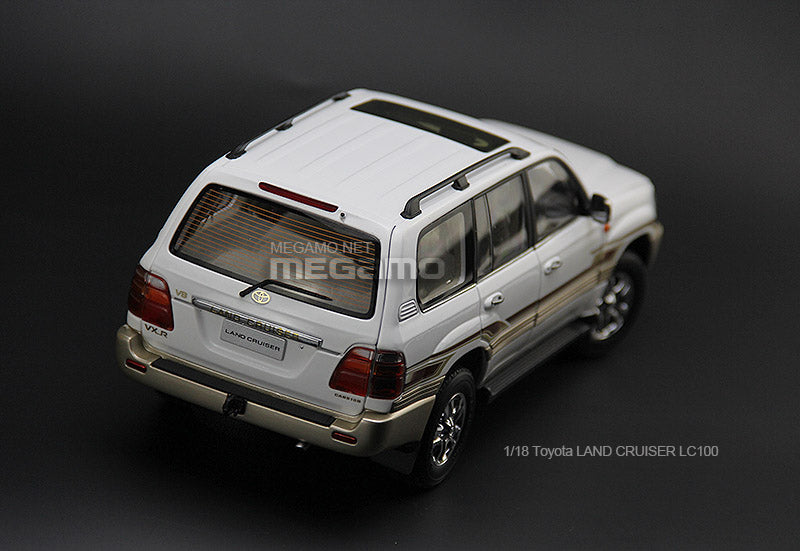 1/18 FAW Toyota Land Cruiser LC100 V6 White Full Open Diecast